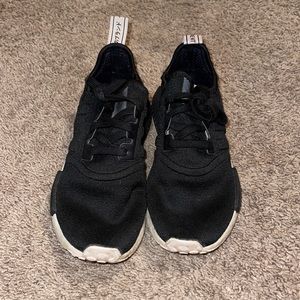 Black adidas tennis shoes